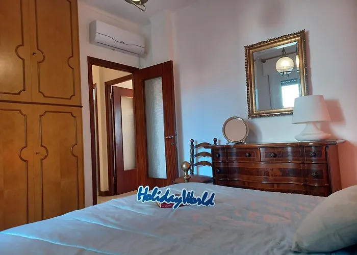 Daire House Sea By World